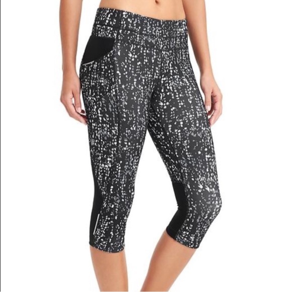 Athleta Pants - Pristine Immaculate Athleta Pebble Be Free Knicker Capri Leggings Size: Small